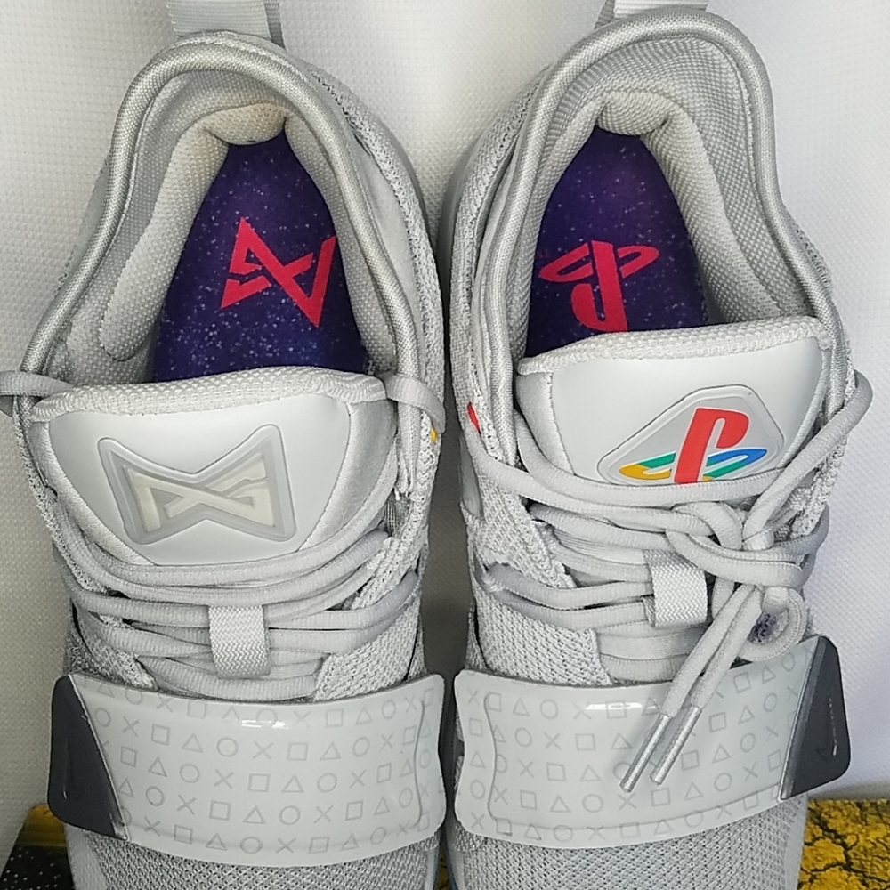 🏀Nike PG 2.5 🥇Playstation Wolf Grey

🐺 - Picture 7 of 8